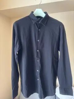 美品　UNIQLO 黒 長袖シャツ Sサイズ