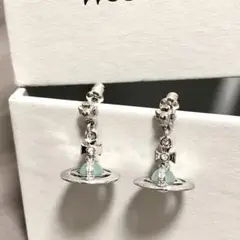 ヴィヴィアンウェストウッド　ゆらゆらオーブピアス　緑