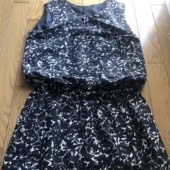 YECCA VECCA ノースリーブ 黒と白のワンピース
