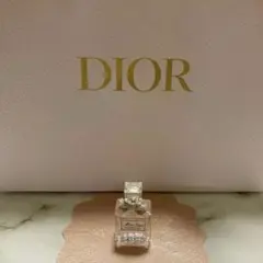 Dior ホワイト紙袋 ゴールドロゴとお箱