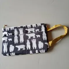 ハンドメイド　ホッキョクグマ柄ポーチ