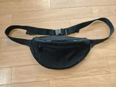 GU 黒 ボディバッグ・ウエストポーチ