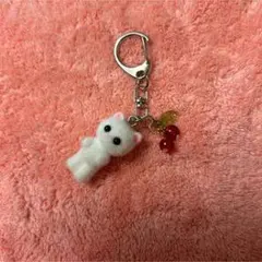 羊毛フェルト 猫型チャームとチェリー