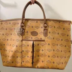 LOEWEブローチ付き トラベルバック