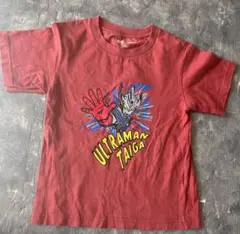 UNIQLO UT ウルトラマ　赤　Tシャツ