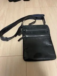 本革ミニショルダーバッグ（色　ネイビー）