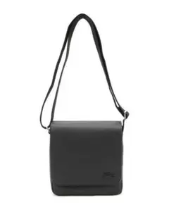 LACOSTE CLASSIC フラップショルダーバッグ ブラック