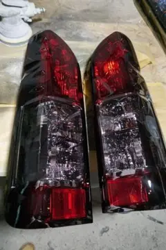 ハイエース200系新車外純正テールBキャンディーBKブルースモーク