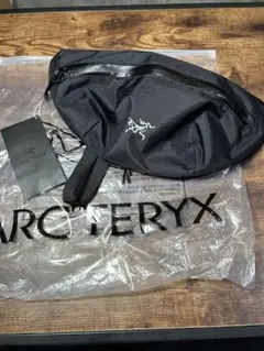 新品⭐︎ARC'TERYX ブラックショルダーバッグ