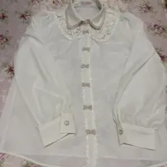 数日間だけ出品♥︎︎ホワイト レースとリボンが可愛い裏ボタンシャツ