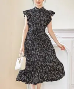 tocco closet ラインフラワープリーツロングワンピース ブラック