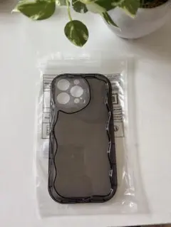 iPhone 透明ブラックケース