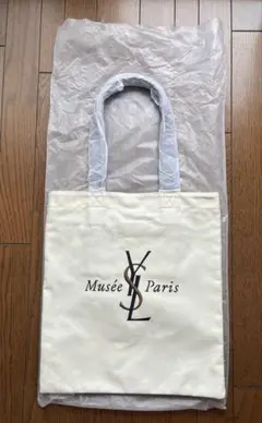 【新品未開封】イヴ・サンローラン展 YSL限定グッズ グレーエコバッグ 新品未開封】イヴ・サンローラン展 YSL限定グッズ グレーエコバッグ
