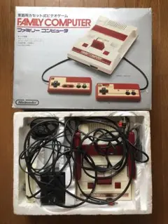 Nintendo ファミリーコンピュータ 本体／外箱・取説・付属品【動作未確認】