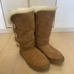 UGG Australia アグ トリプレット ベイリーボタン 裏ボア