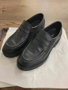 COS 黒 レザー ローファー 保存袋付き