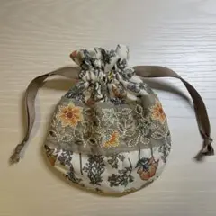 コロっとした丸型巾着