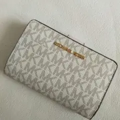 新品US直営購入 マイケルコース 折りたたみ財布 モノグラム 人気 かわいい