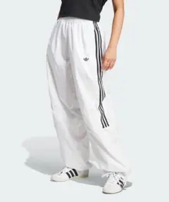 adidas トラックパンツ