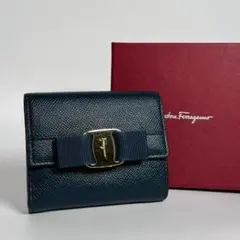 美品 Salvatore Ferragamo フェラガモ ヴァラリボン 折り財布