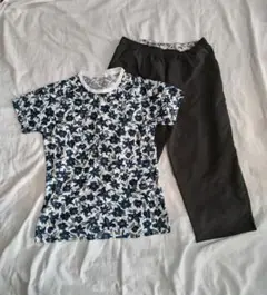 【le coq sportif】花柄Tシャツと黒パンツのセット