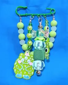 ハンドメイド 緑のモンスターチャームセット