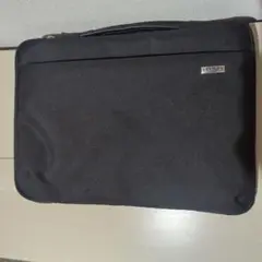 黒のナイロン製ノートPCケース