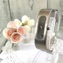 【美品】GUCCI グッチ 腕時計 2400S シルバー ブラック