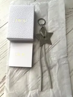 【新品】DIOR☆星型レザーチャーム☆BOX入