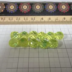 ⑩ ウランビーズ　黄色系　10mm〜11mm. 11個