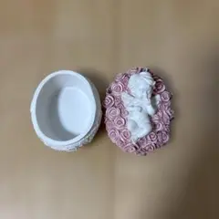 天使のフィギュア付き小物入れ
