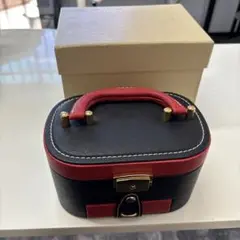 ジュエリーボックス 黒と赤のコンビ