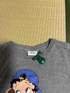 ベティーちゃんグレー Tシャツ ルーズフィット
