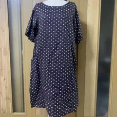 水玉模様のゆったり麻ワンピース