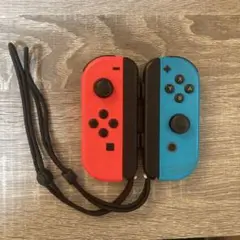 ジャンクNintendo Switch Joy-Con 右青　左赤