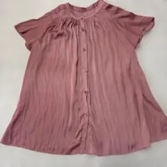 美品・DRESKIPフレンチスリーブボタン付きシャツ・M