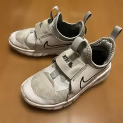 Nike スリッポンスニーカー ホワイト