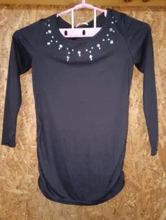 【新品、未使用】ビジュー装飾 ブラック 長袖Tシャツ　タグ付き