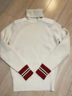 moncler 完売ロゴタートルネックニット
