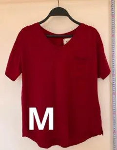 美品｜ワインレッドVネックTシャツ｜半袖｜タック入りMサイズ