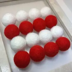 ☆ 羊毛フェルト ボール ☆ 16個セット 赤白