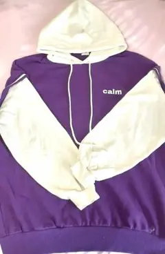 calm フード付きパーカー 紫とクリーム色
