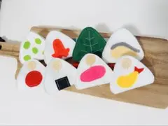 知育玩具　1️⃣5️⃣5️⃣おにぎりボタン練習4個&スナップボタン4個