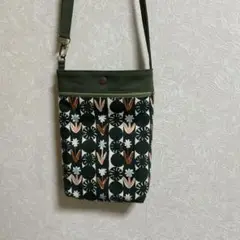 ハンドメイド　ショルダーバッグ サコッシュ 緑色と多色のパターン