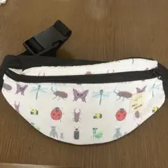 インセクトコレクション　昆虫柄 ボディバッグ ホワイト/ブラック