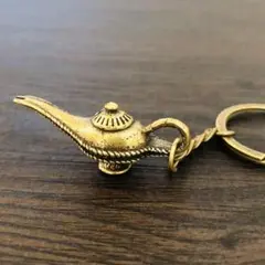 真鍮 キーホルダー 魔法のランプ アラジン キーリング アンティーク風 レトロ