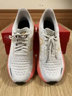New Balance Fresh Foam ランニングシューズ25.5センチ