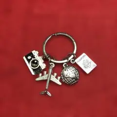 【新品】旅行テーマ キーホルダー シルバー コンパクトサイズ