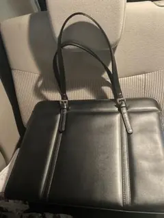 黒のレザービジネスバッグ