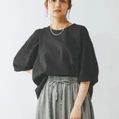 なめらかタッチ袖レースT グローバルワーク　美品